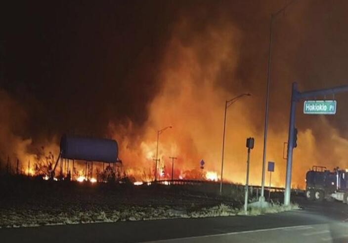 美国夏威夷野火已致至少36人死亡 上万人紧急撤离