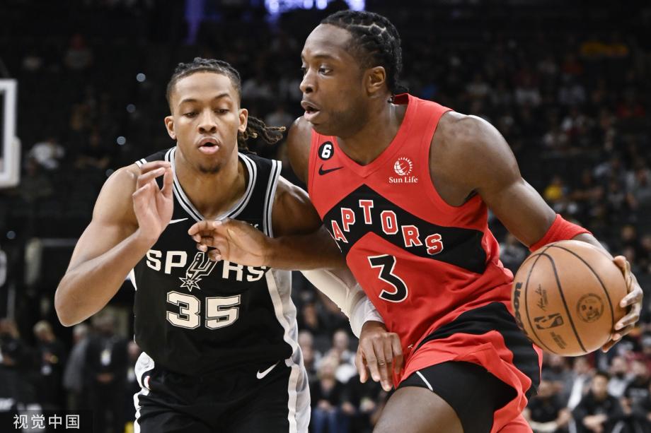 [圖]NBA-西卡三雙猛龍狂勝43分 馬刺客場崩盤罕見慘敗