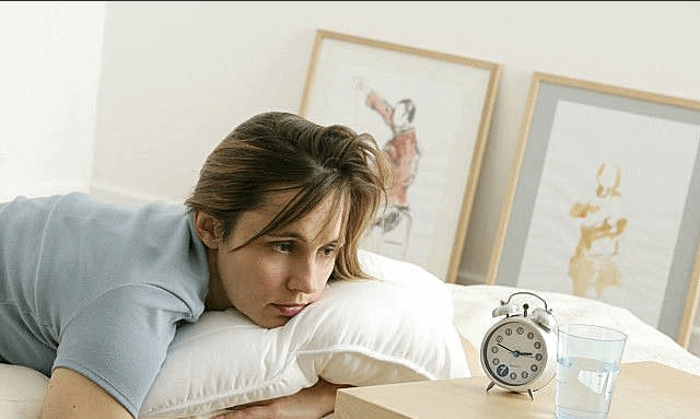 年轻群体出现睡眠问题的原因