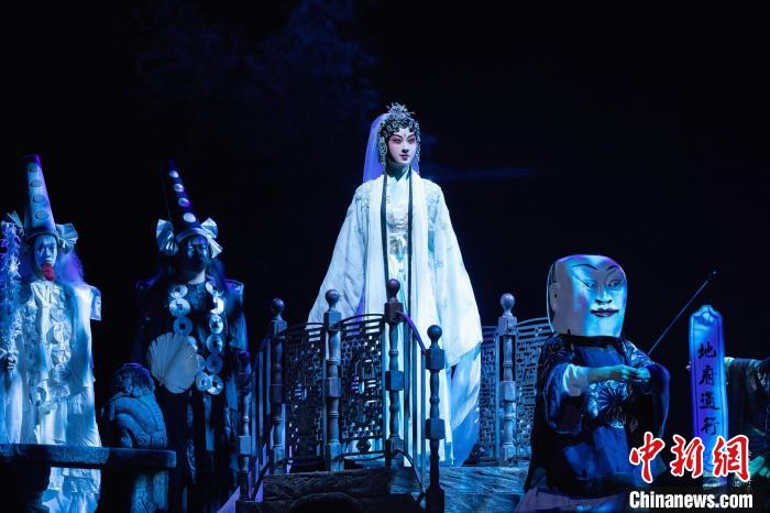 全本55出《牡丹亭》劇照 上海昆劇團(tuán)供圖 全本55出《牡丹亭》劇照 上海昆劇團(tuán)供圖