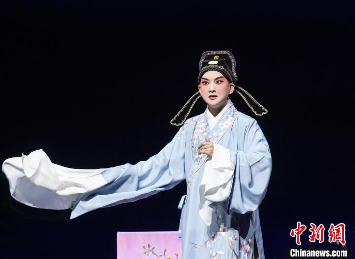 全本55出《牡丹亭》劇照 上海昆劇團(tuán)供圖 全本55出《牡丹亭》劇照 上海昆劇團(tuán)供圖