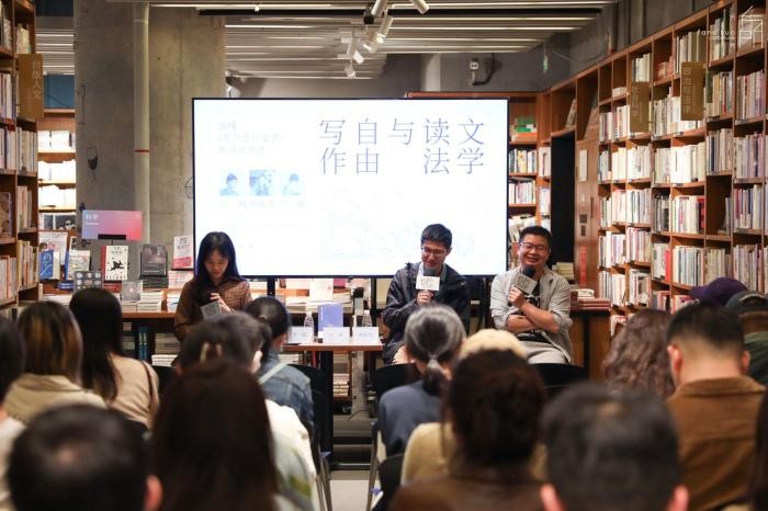 《至少还有文学》推出：在今天 我们为什么还需要文学