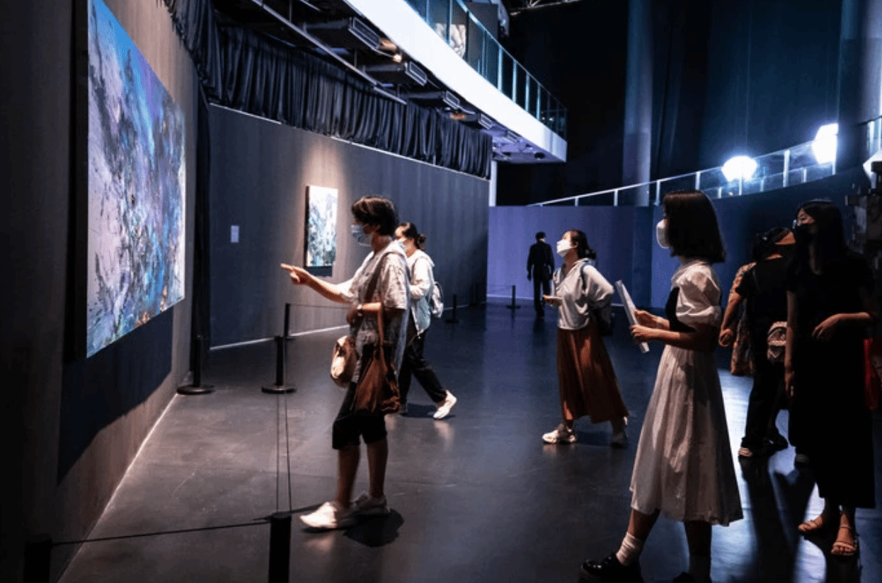 上海当代艺术馆这个大展 给夏日申城带来春天的气息