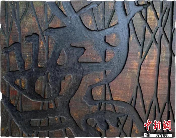 展出的現(xiàn)代刻字藝術(shù)佳作，陳秀卿《麋鹿》 陳秀卿 攝