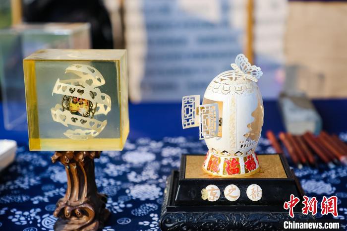 海淀非遺蛋殼雕 第12屆中關(guān)村國際青年藝術(shù)季供圖 海淀非遺蛋殼雕 第12屆中關(guān)村國際青年藝術(shù)季供圖
