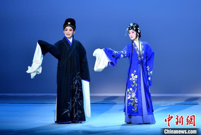 “梅花”領(lǐng)銜展演福建推出約100場(chǎng)惠民演出