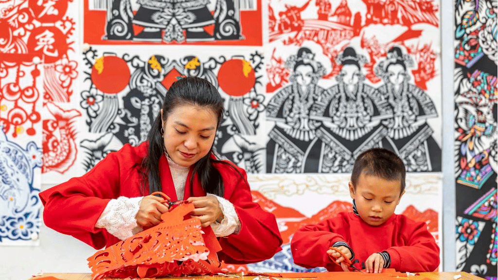 剪纸迎新年 非遗续传承