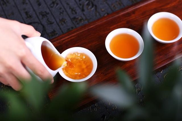 總有一天你會(huì)懂，越是喜歡獨(dú)來(lái)獨(dú)往的人，越容易擁有開(kāi)掛般的人生